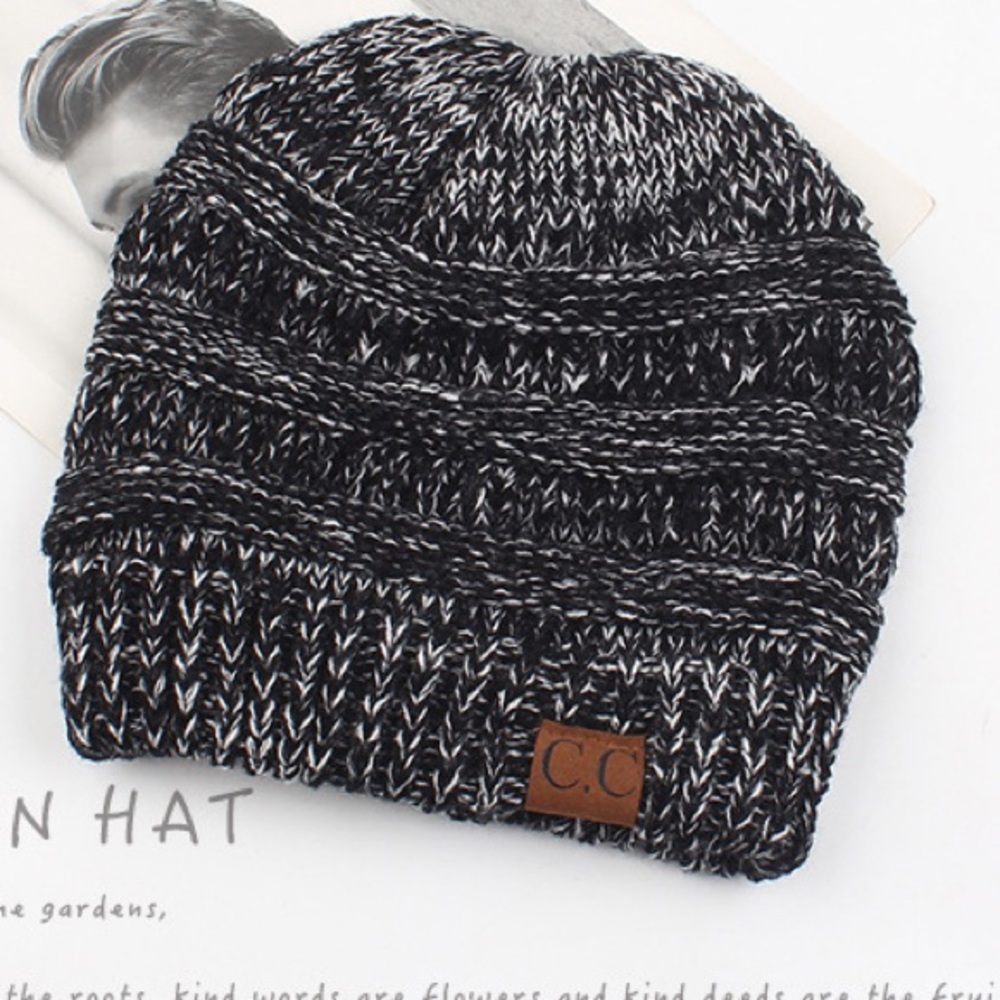 New Black/white colored knitted beanie